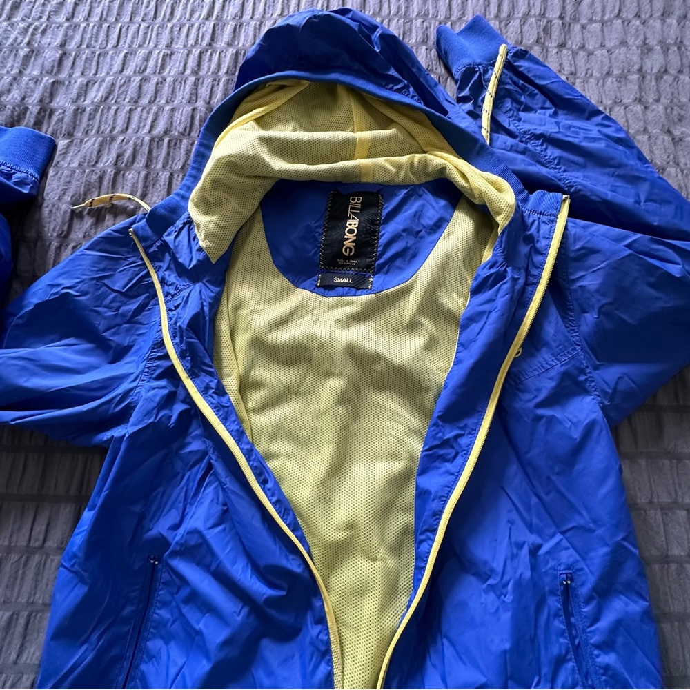Billabong Hooded Jacket Mens Small Blue Yellow Windbreaker Nylon